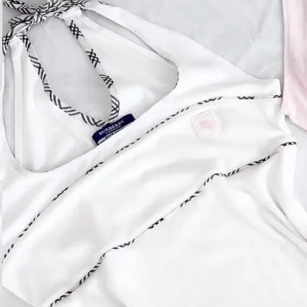 버버리 블루라벨 노바체크 홀터넥 나시 탑