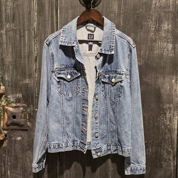 Gap Light Wash Denim Trucker Jacket