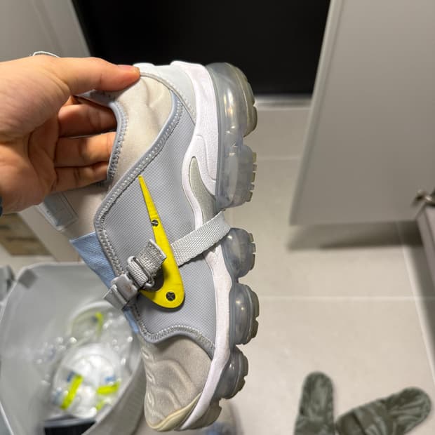 나이키 베이퍼맥스 플러스 파리 260