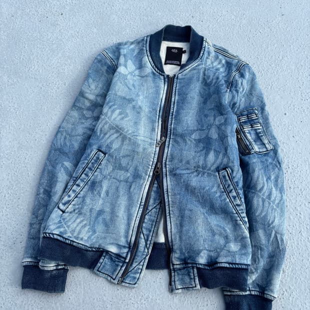 “Moussy”2-way Flowers Print Zip Up