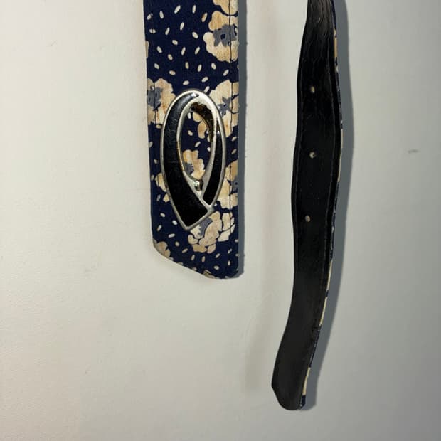 Navy flower belt
