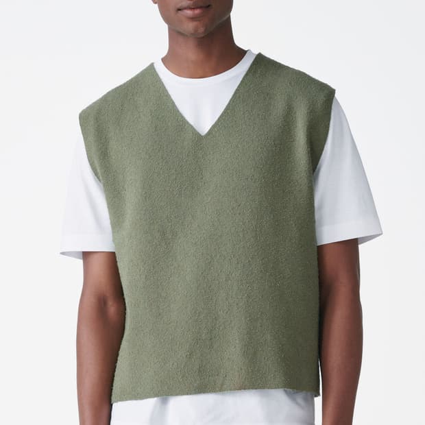 S) 코스 부클 브이넥 니트 베스트