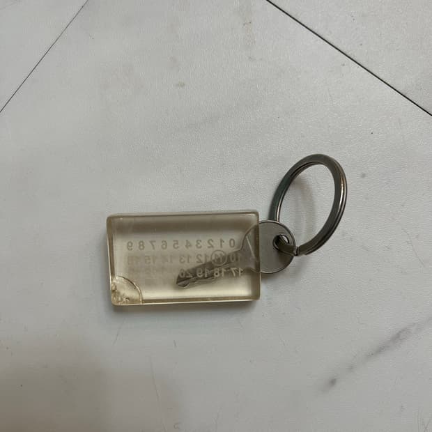 마르지엘라 키링 