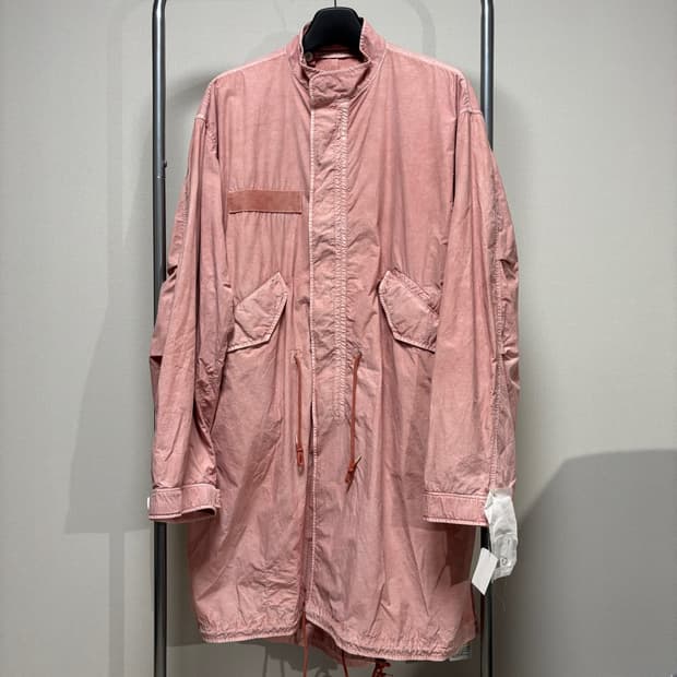 2) innat 인앳 핸드 다이드 피쉬테일 코트 핑크