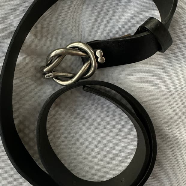 구찌 블랙 가죽 매듭 버클 벨트