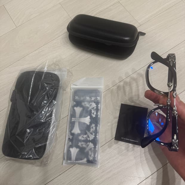 크롬하츠 안경 덕버터 블실 판매합니다 