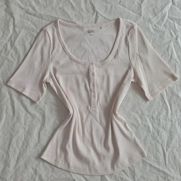 COS 코스 헨리넥 딸기우유 골지 반팔