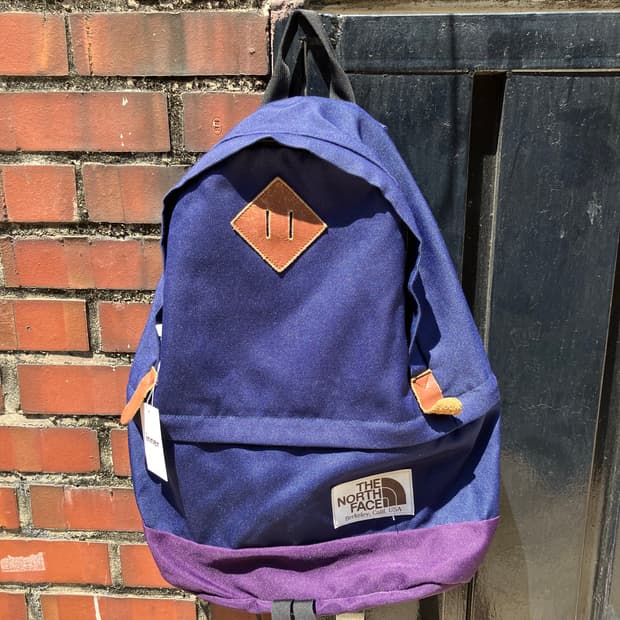 The North Face 네이비 퍼플 배색 백팩