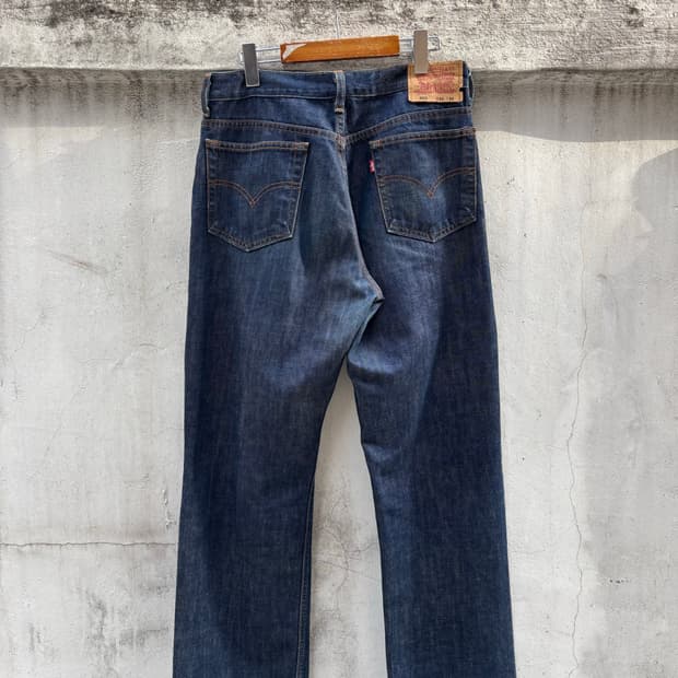 Levis 506 Straight Fit Jeans