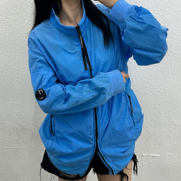 CP컴퍼니 사이드 와펜 블루 투웨이 바람막이
