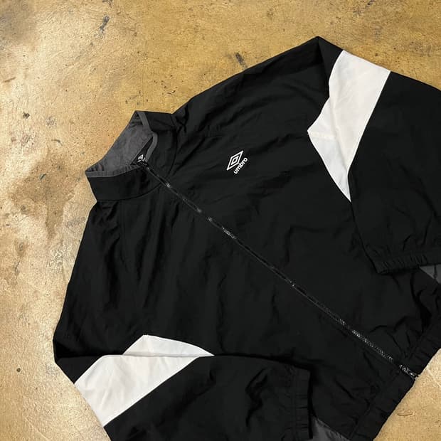 [정품/2XL] 엄브로 블랙 화이트 바람막이 자켓 b17