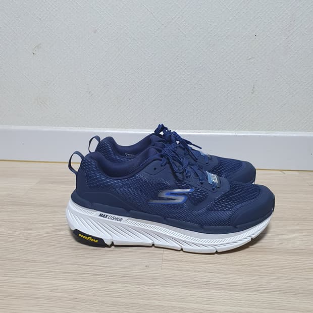 스케쳐스 맥스쿠셔닝 운동화 270