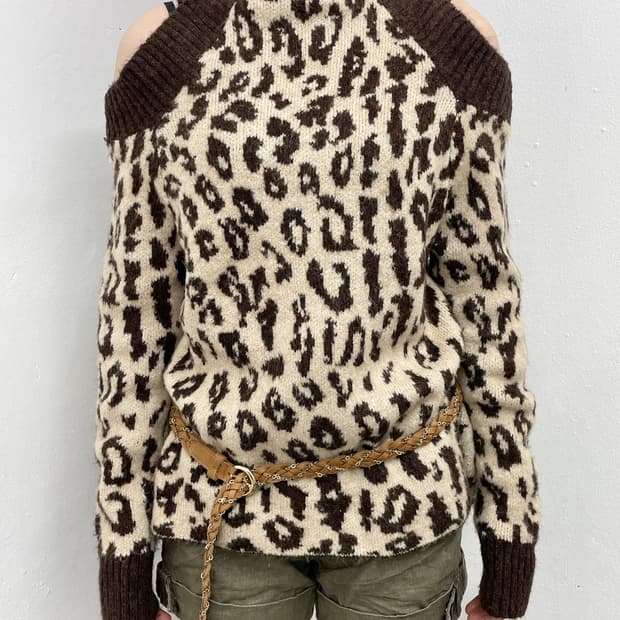 갸루 호피 오프숄더 니트
