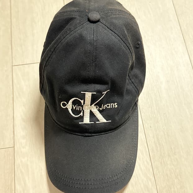 캘빈클라인 블랙 로고 볼캡