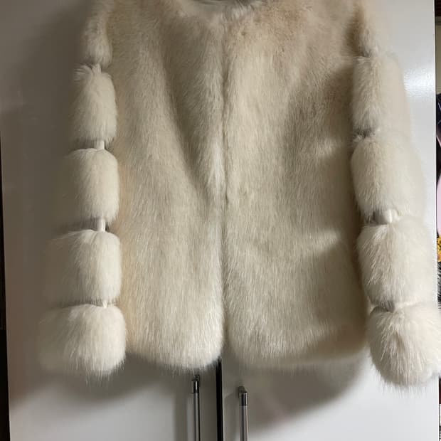 ERIC 캉캉 페이크 퍼 자켓