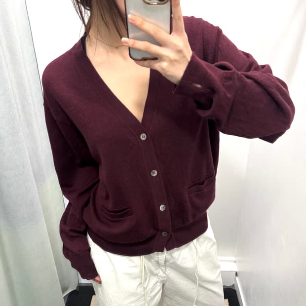 입생로랑 버건티 니트가디건