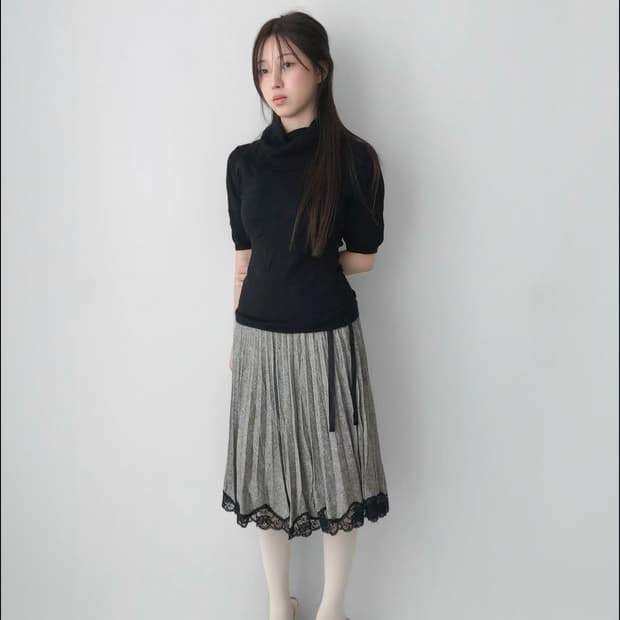 이알로이지 loose turtleneck black half knit 