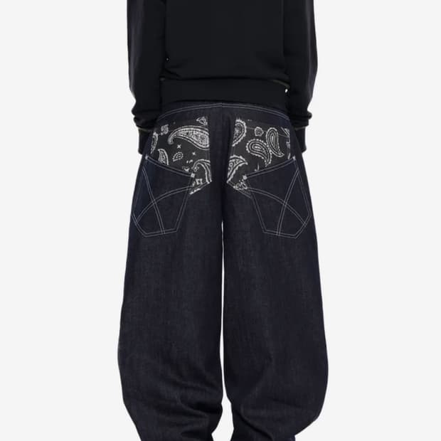 아캄Knee Pin-Tuck Paisley Denim Pants