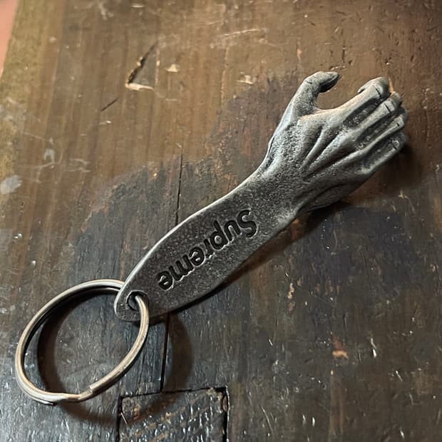 16ss 슈프림 핸드 오프너 키체인