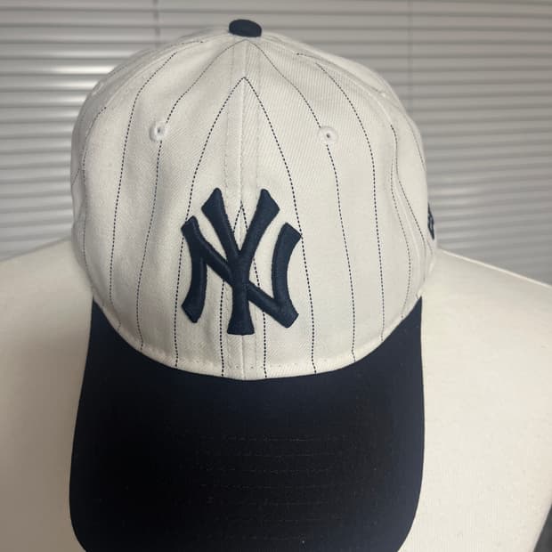 MOMA 핀스트라이프 뉴욕양키즈 일본 별주 모델 모자