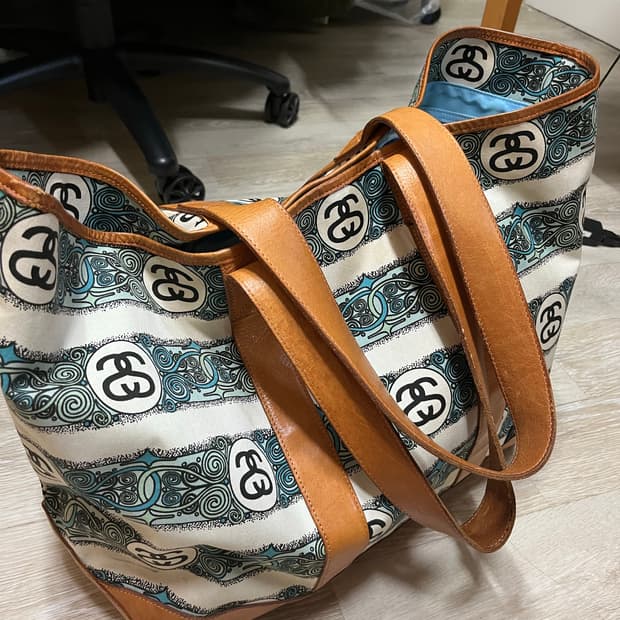 스투시x포터 콜라보 토트백 사이즈 큽니다.