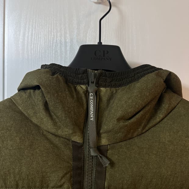 C.P. Company 코 테드 고글 다운 자켓