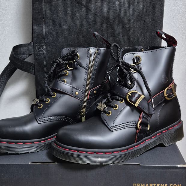 닥터마틴 1460 스무스 yoth 한정판