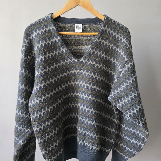 Italy  Modigliani 패턴 울 블렌드 V넥 니트