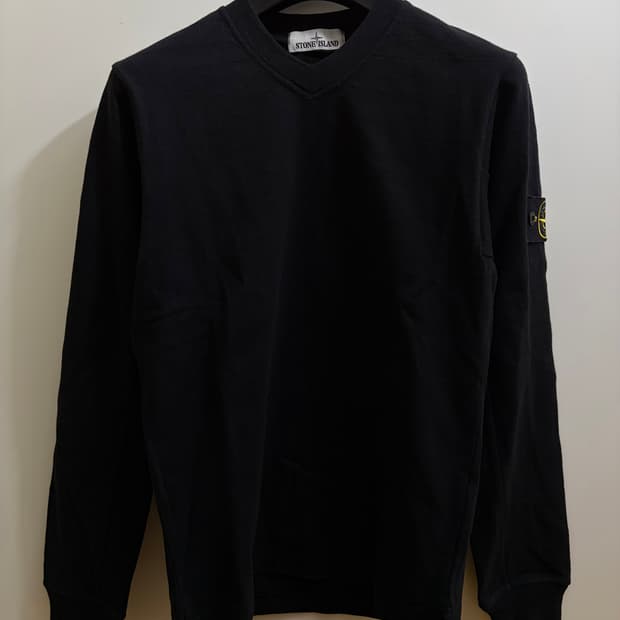 스톤아일랜드 정품 브이넥 긴팔티 블랙
