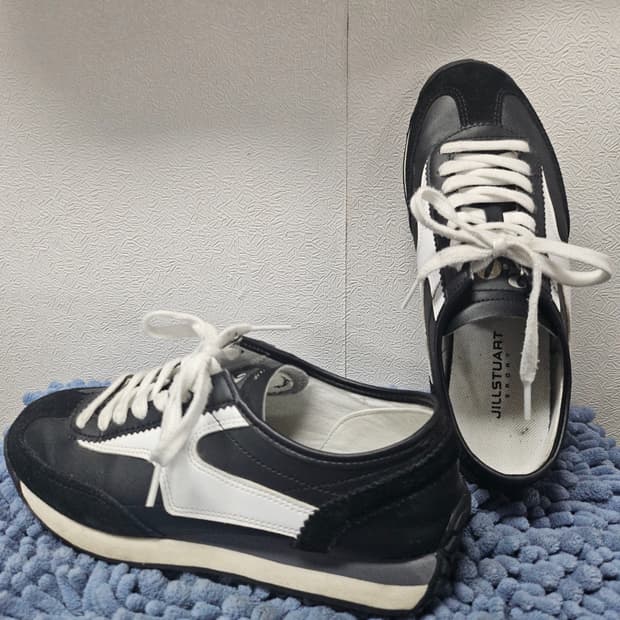 질스튜어트 뉴욕 스포츠 스위프트 블랙 가죽 스니커즈 235