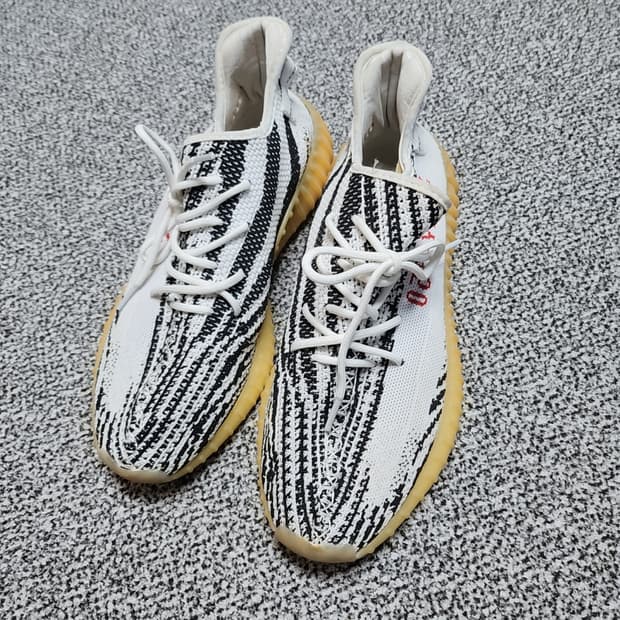 [285] 아디다스 이지부스트 350 V2 지브라 운동화