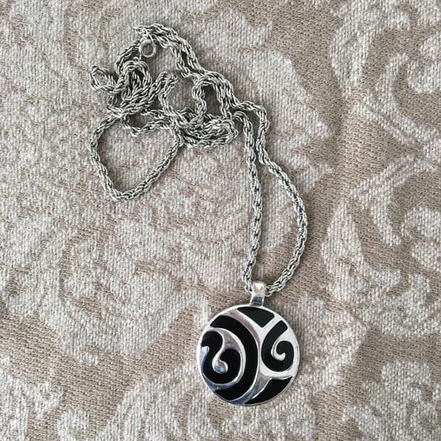 pendent necklace