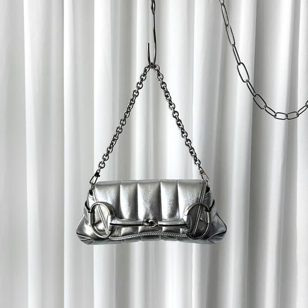 구찌 홀스빗 체인 메탈릭 실버 체인 숄더백