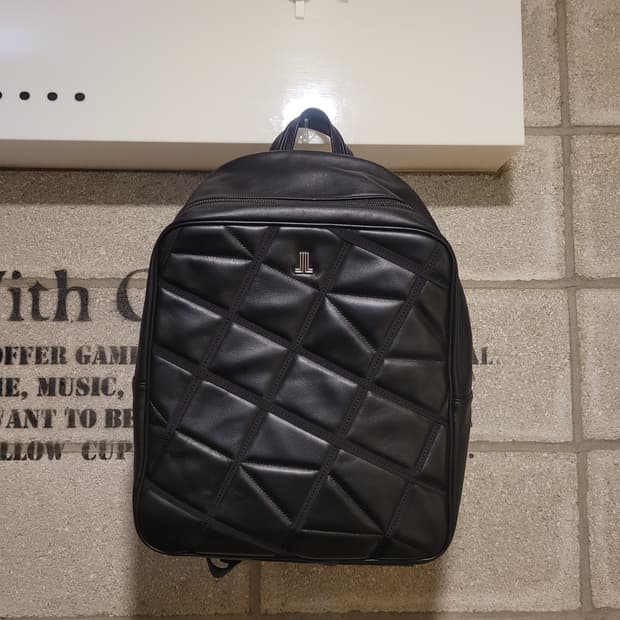 랑방 레더 백팩