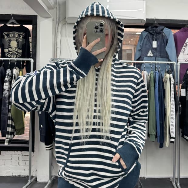 베이프 스트라이프 패턴 후디