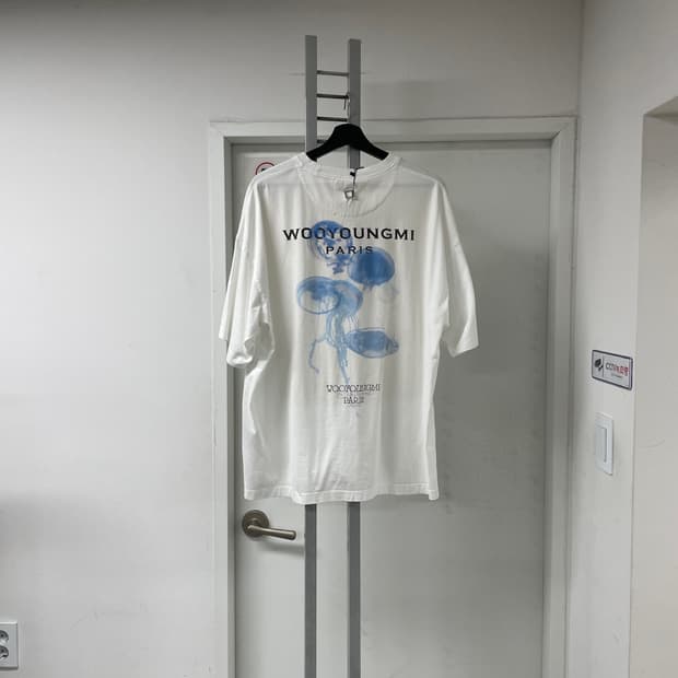 우영미 백로고 반팔 티셔츠 화이트 50