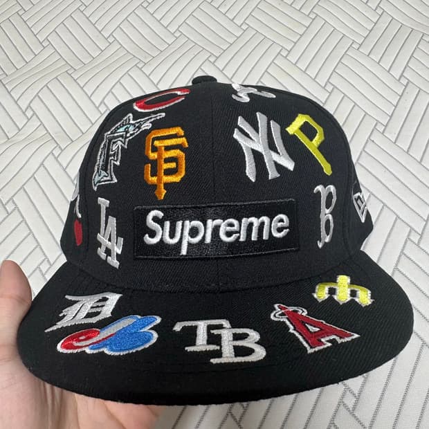 Supreme x MLB 콜라보 모자