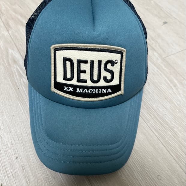 데우스 엑스 마키나 메쉬캡