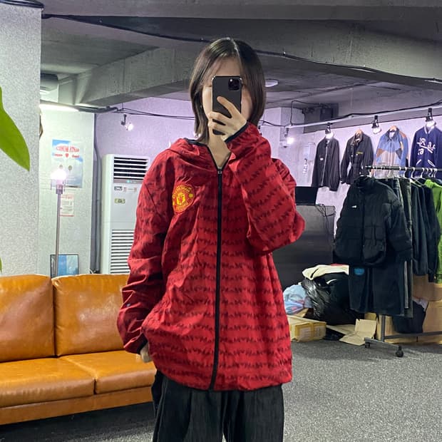 아디다스 이큅먼트 맨유 패턴 윈드브레이크 B3133