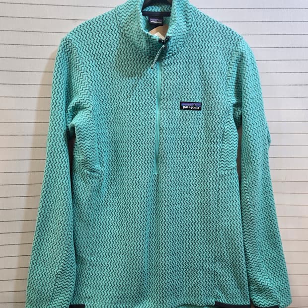 파타고니아 R1 에어 풀오버 S 민트
