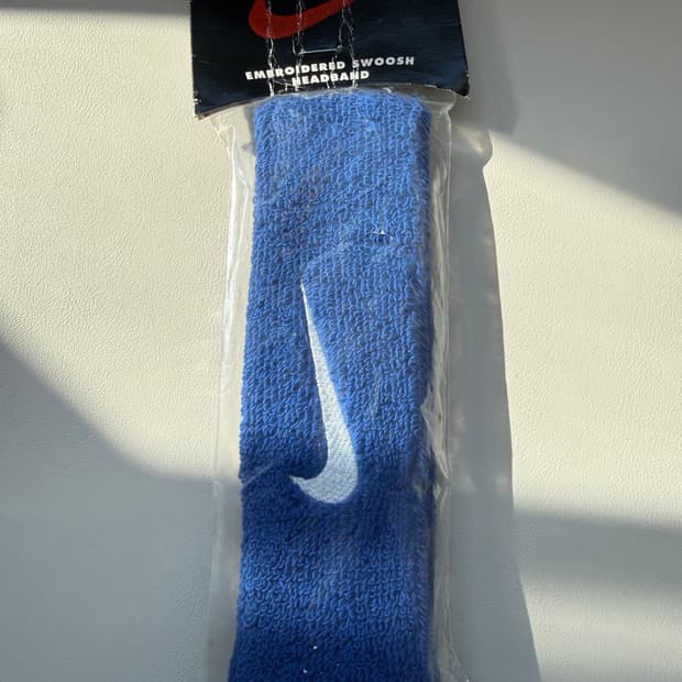 포장새상품. 나이키 스우시 헤어밴드 로열블루 운동복 헬스 유니섹스 러닝