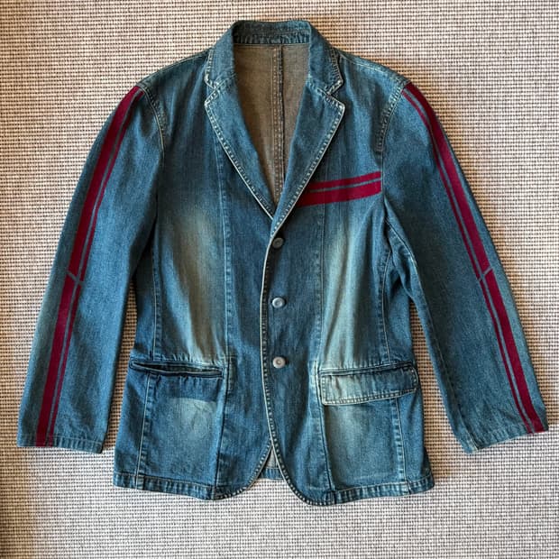 VINTAGE DENIM JACKET