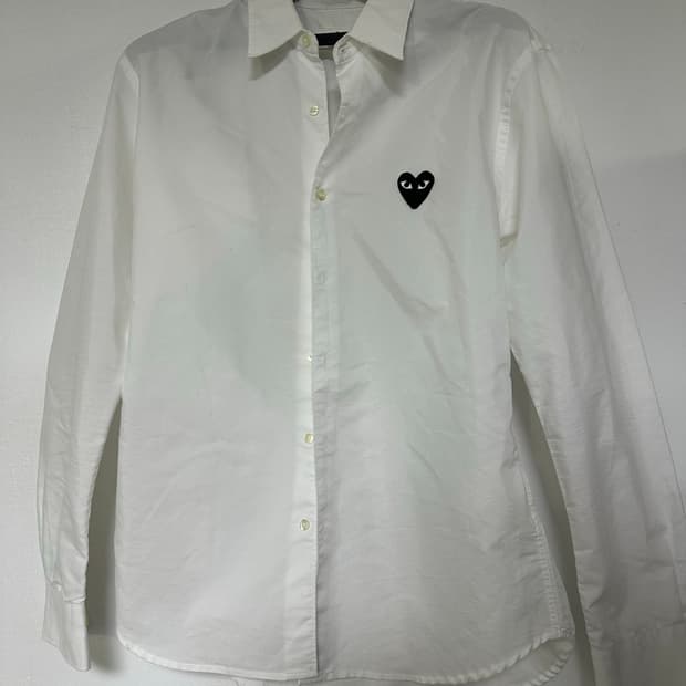 꼼데가르송 흰색 하트 와이셔츠