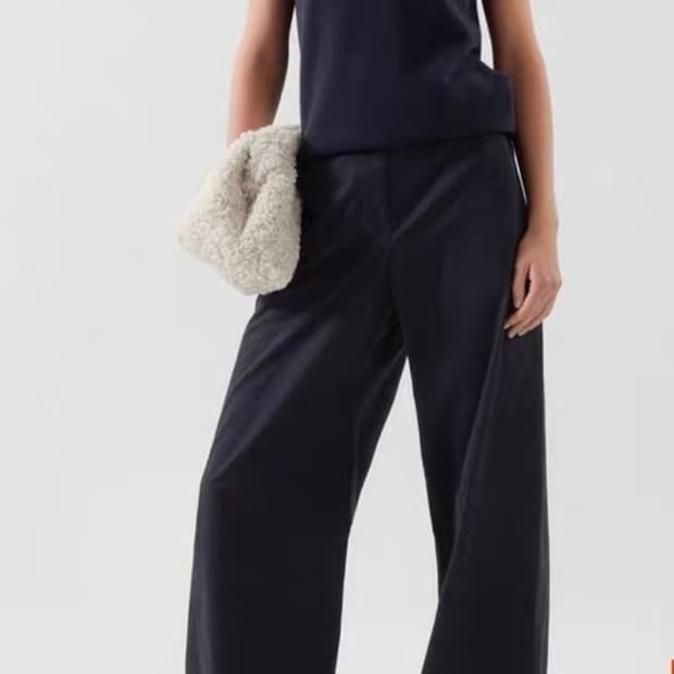 cos 코스 와이드레그 코튼 트라우저 네이비