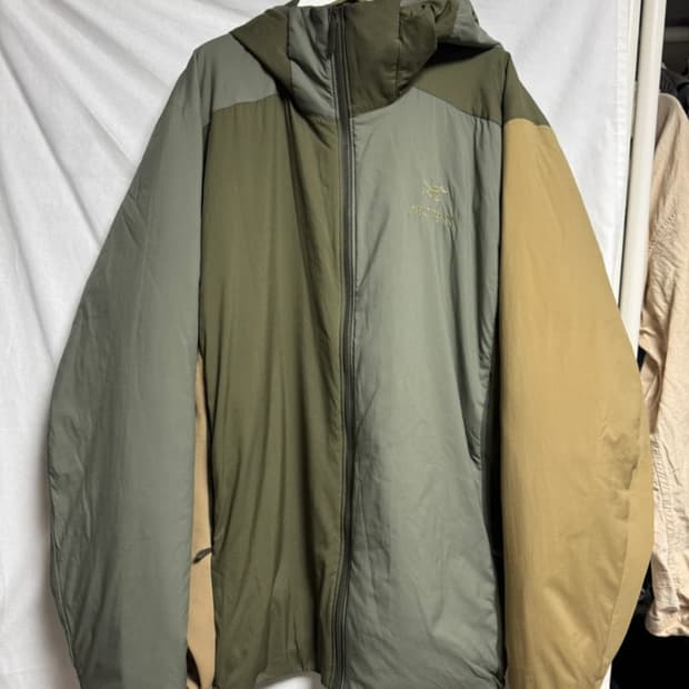 L 아크테릭스 아톰 패딩