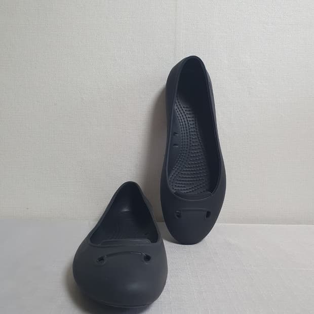 크록스 플랫슈즈 블랙 플랫 230mm