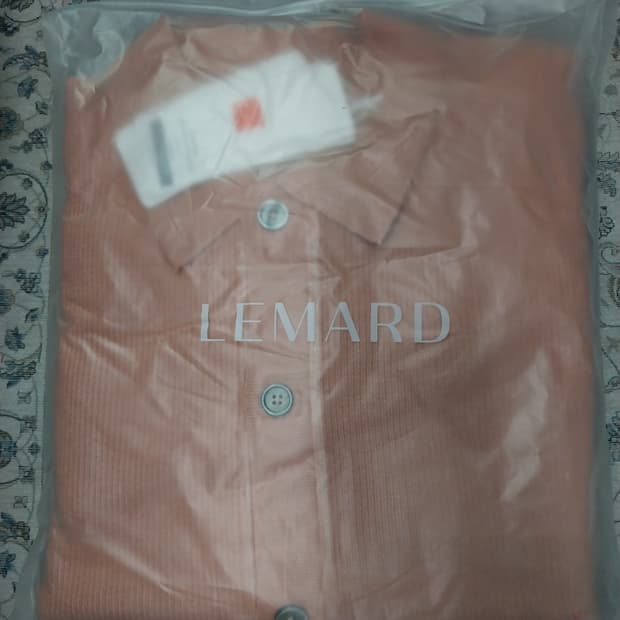 (새상품) 투톤 단추 카라니트 피치코랄 3사이즈