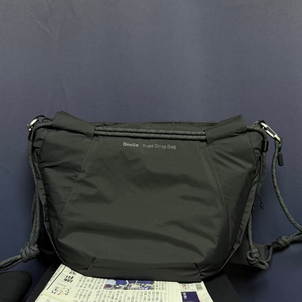 피지테크 원고 로프스트랩 숄더백 블랙