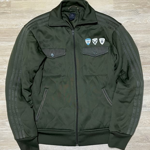 아디다스 카키 퀄팅 자켓