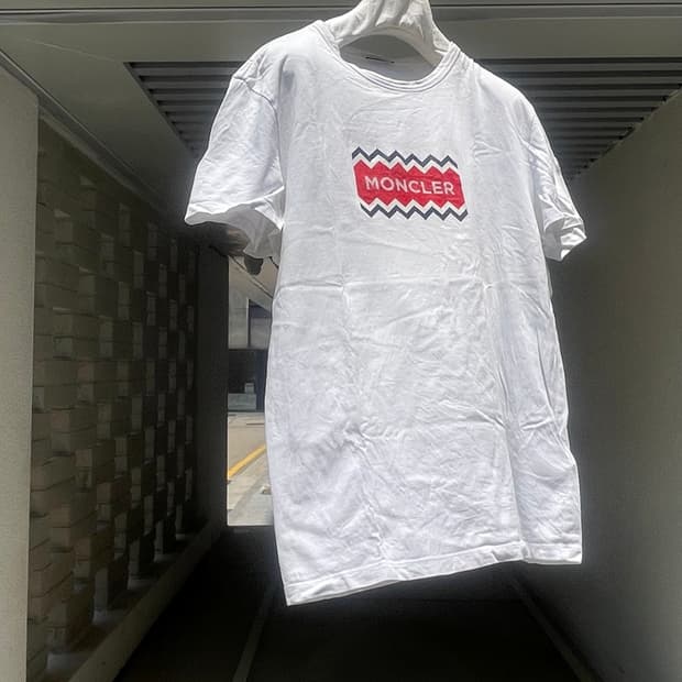 [Moncler] Zigzag Box Logo Graphic Cotton